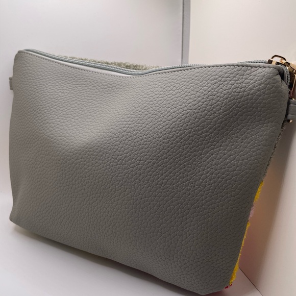 Minnie Mouse Carpet Bag - Picture 6 of 7